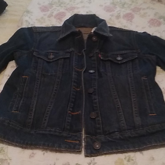 Ladies Levi's Jean jacket lightly worn sz Small